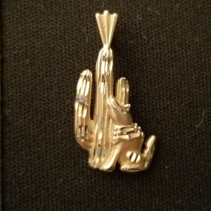 14kt Yellow Gold Cactus and Coyote Pendant Charm